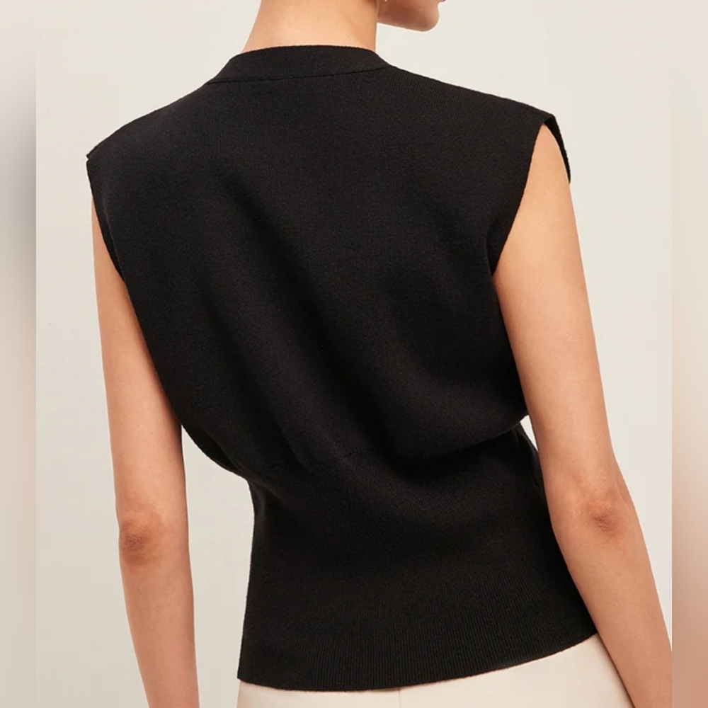 Commense Sweater Vest Knit Top. Size Large - Picture 2 of 8